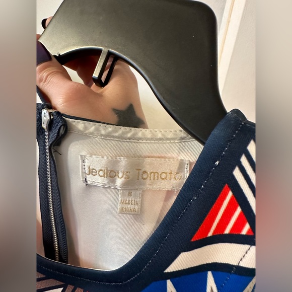 CUTE RED DRESS - Picture 3 of 7